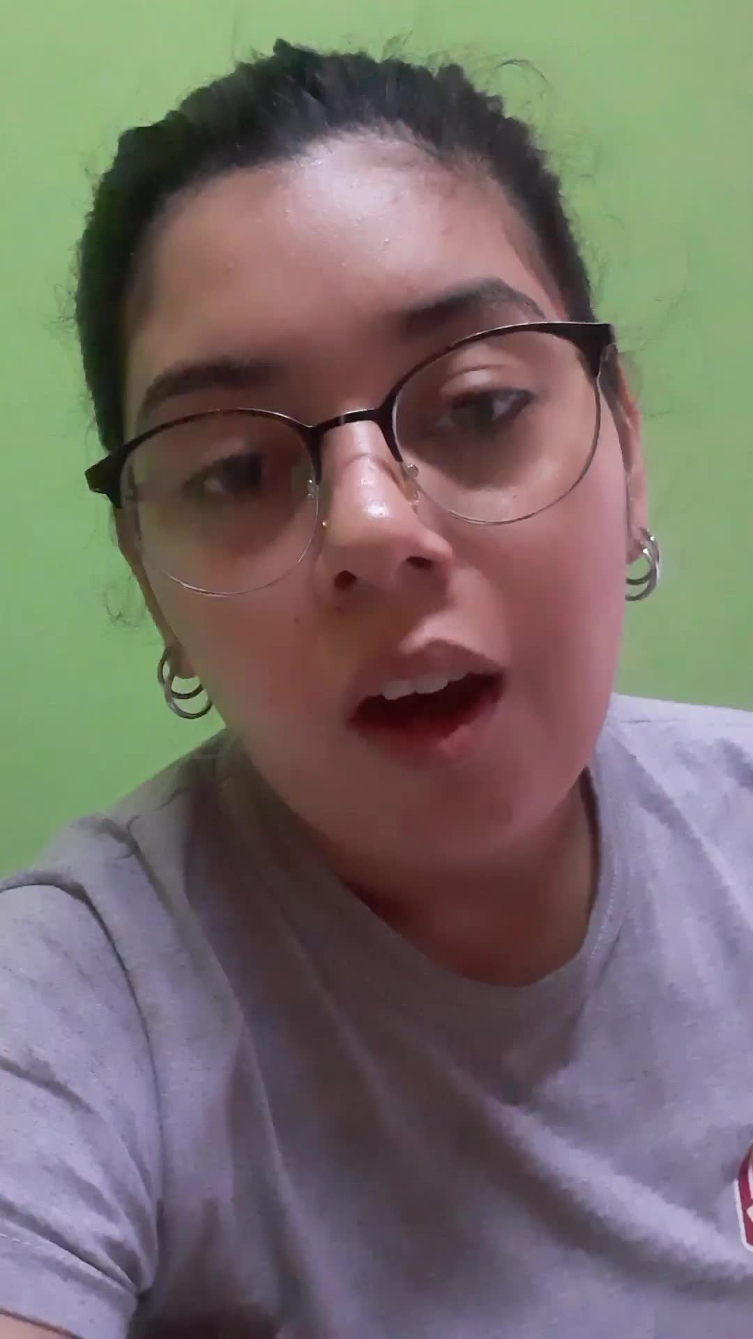 Hola mi nombre es Yemima tengo 26 años busco trabajo de asistente virtual 
