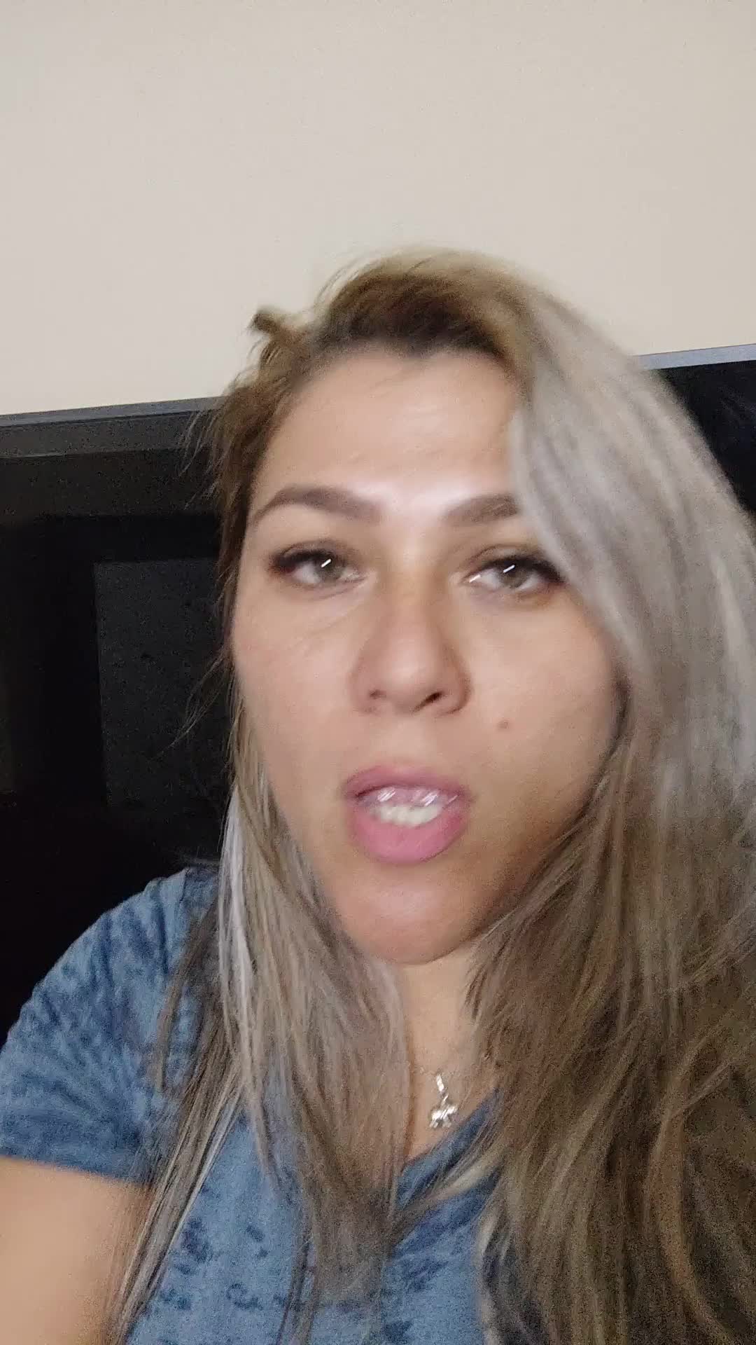 lic en Educación, Cosmiatra, Esteticista 