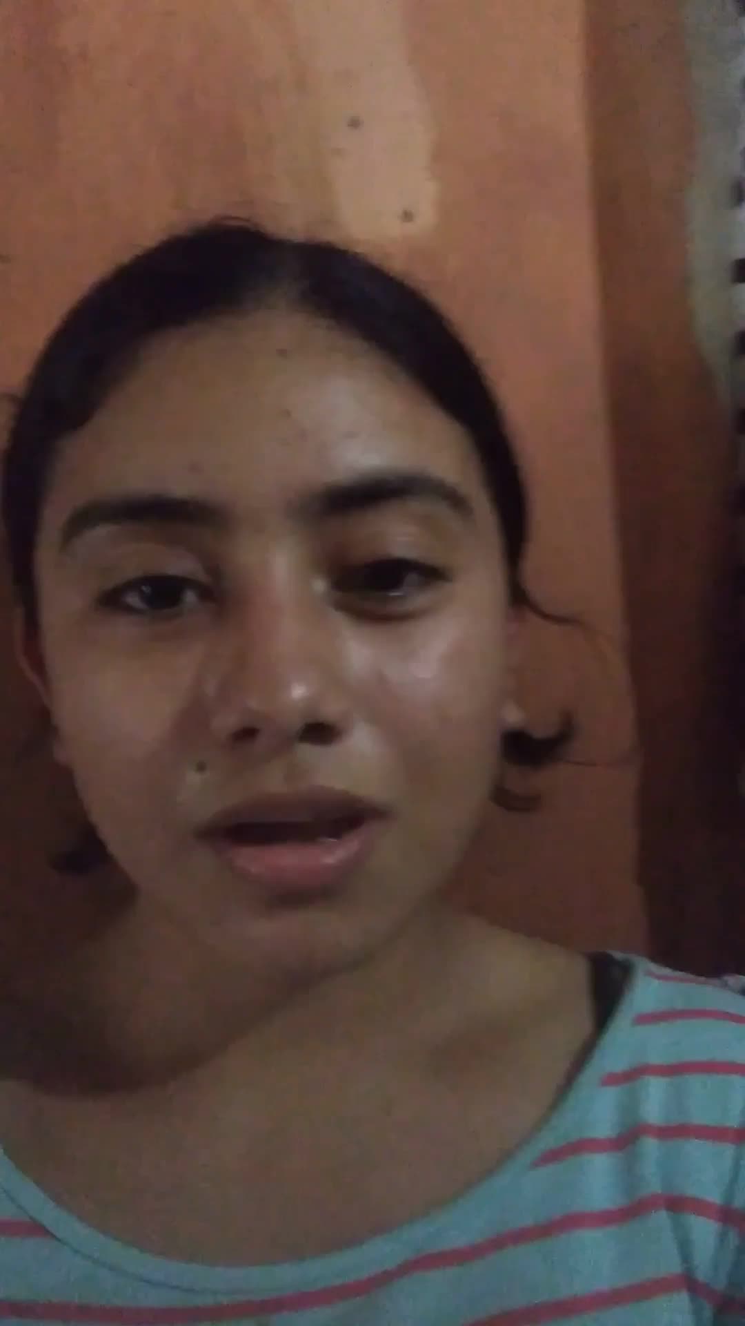 En busca de trabajo.Hazell Alejandra alvares varga.tengo 18 años .casada 