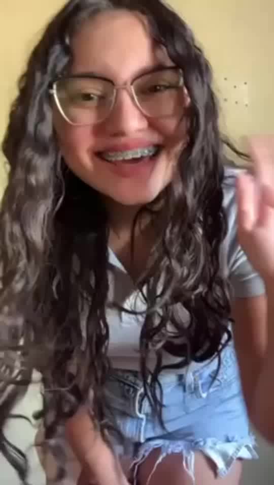 English And Spanish - Modelo en Costa Rica