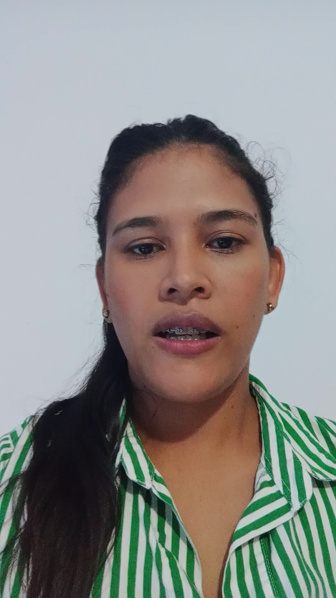 CV. Para vacante asesor de servicio al cliente.