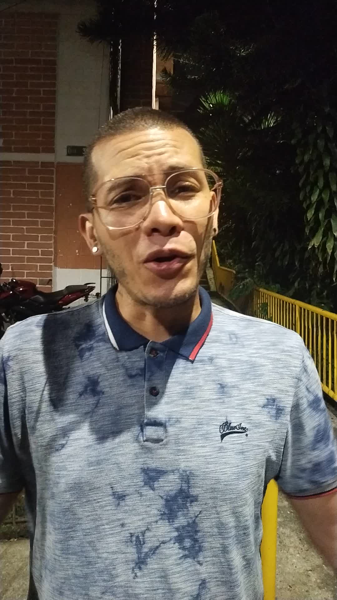 Diseñador gráfico, asistente administrativo 