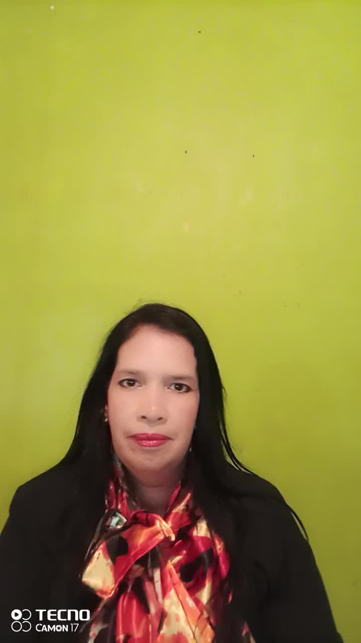 Profesional con. Más de 25 años de experiencia 