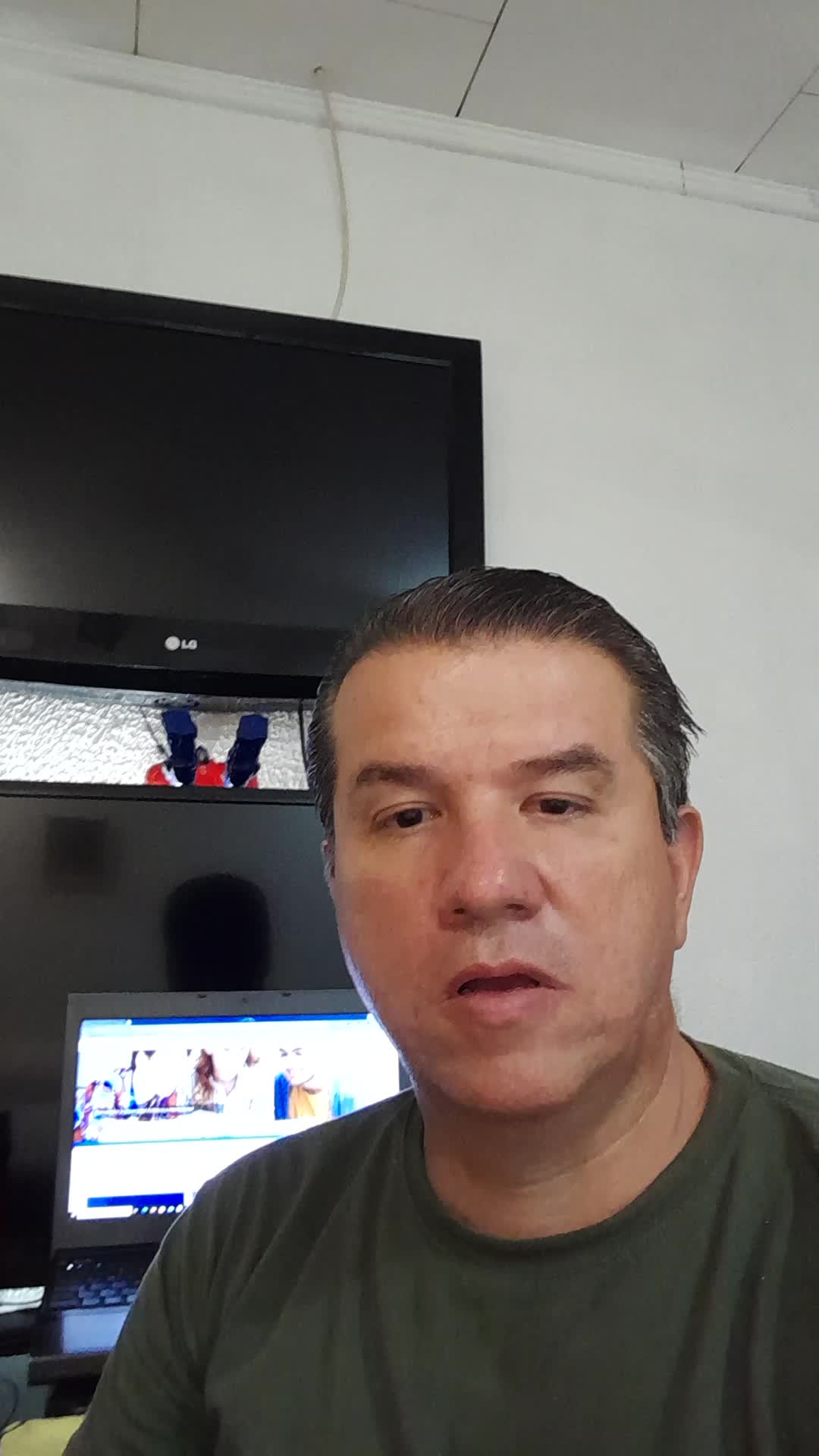 Asesor de servicio al cliente,  asistente administ