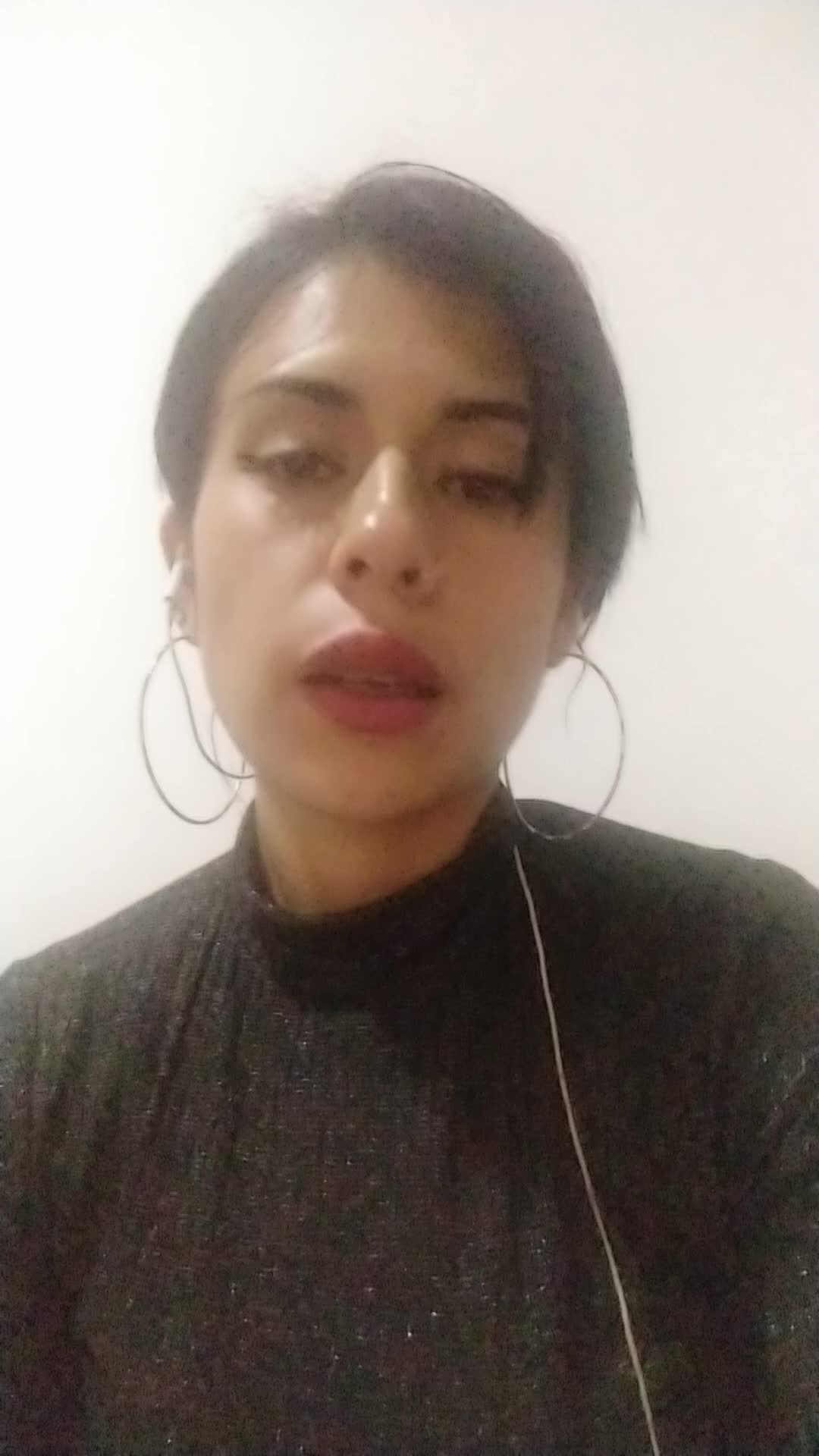 Servicio al cliente y diseñadora de modas 