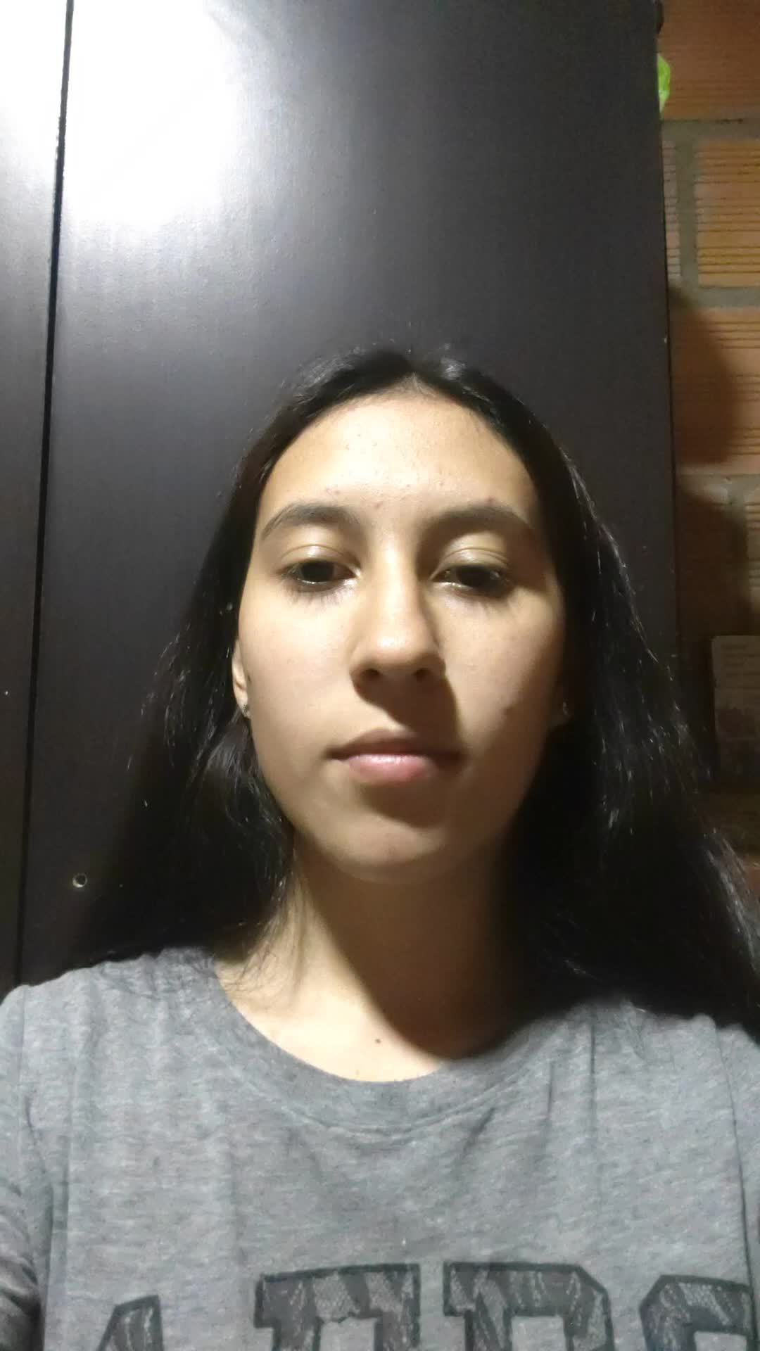 Presentación para cargo de asesora al cliente.