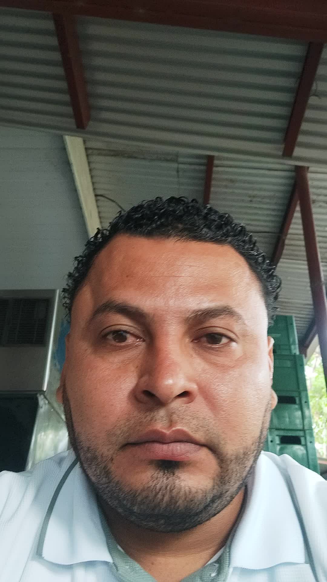 Soy contralor en el auto hotel y serigrafo