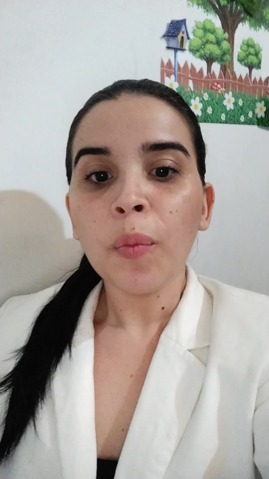 Auxiliar administrativo y auxiliar de enfermería 