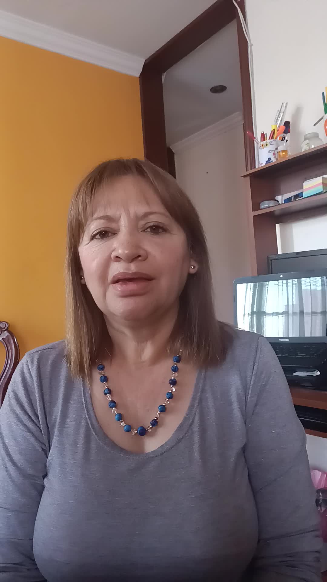 Asesor y servicio al cliente 
