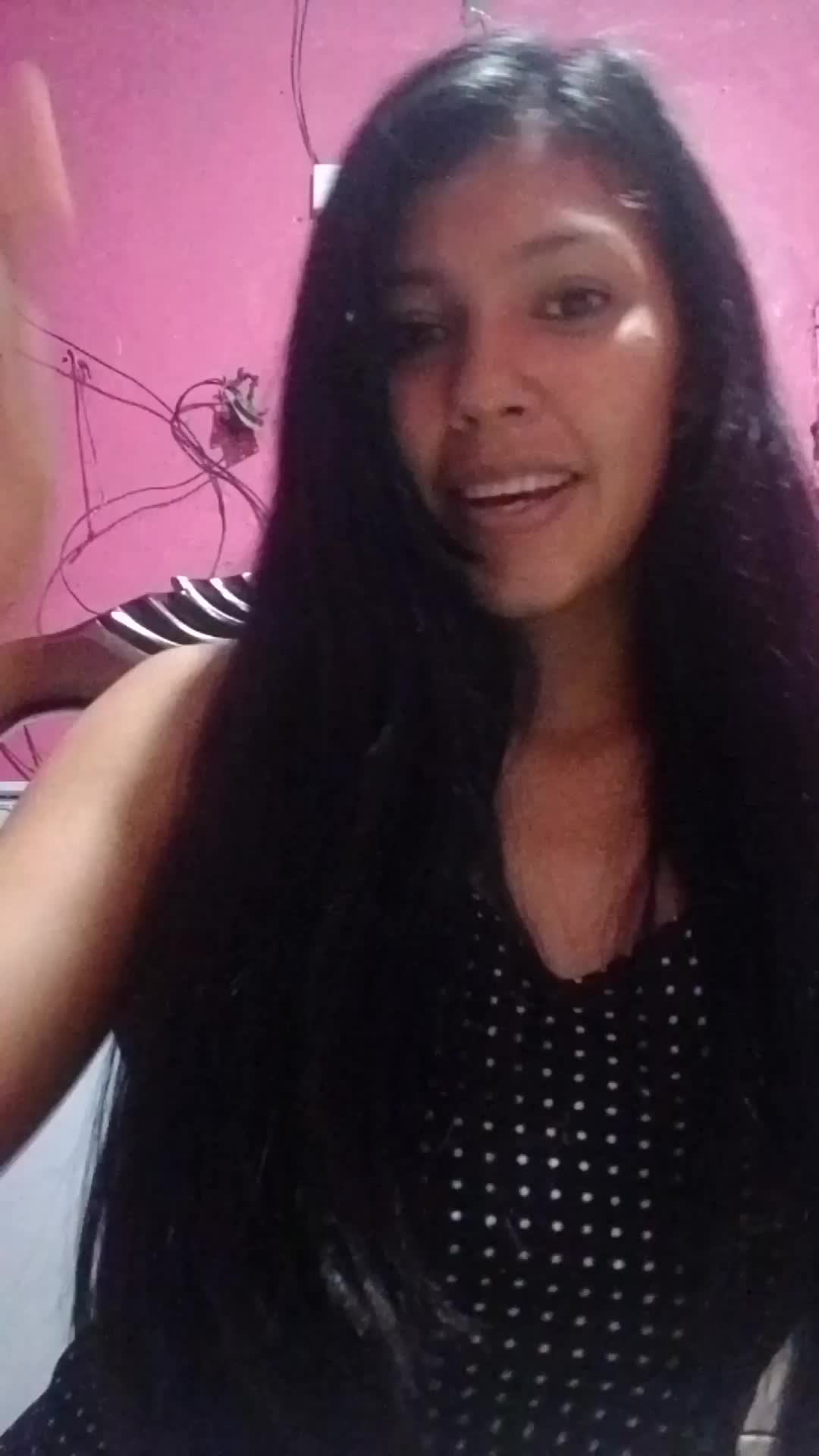 Keli, tengo 23 años, disponible 