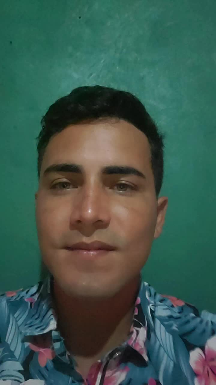Licenciado en Inglés.
