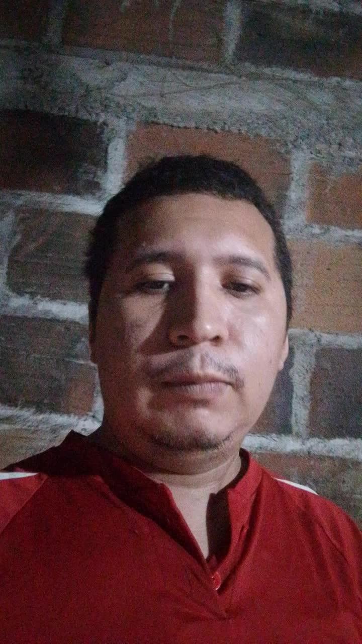 Busco empleo como asesor de servicio al cliente 