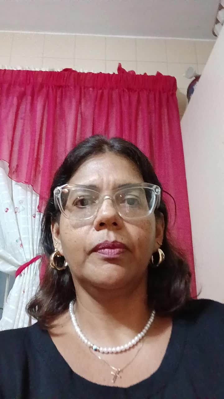 Licenciada en Administración Comercial.