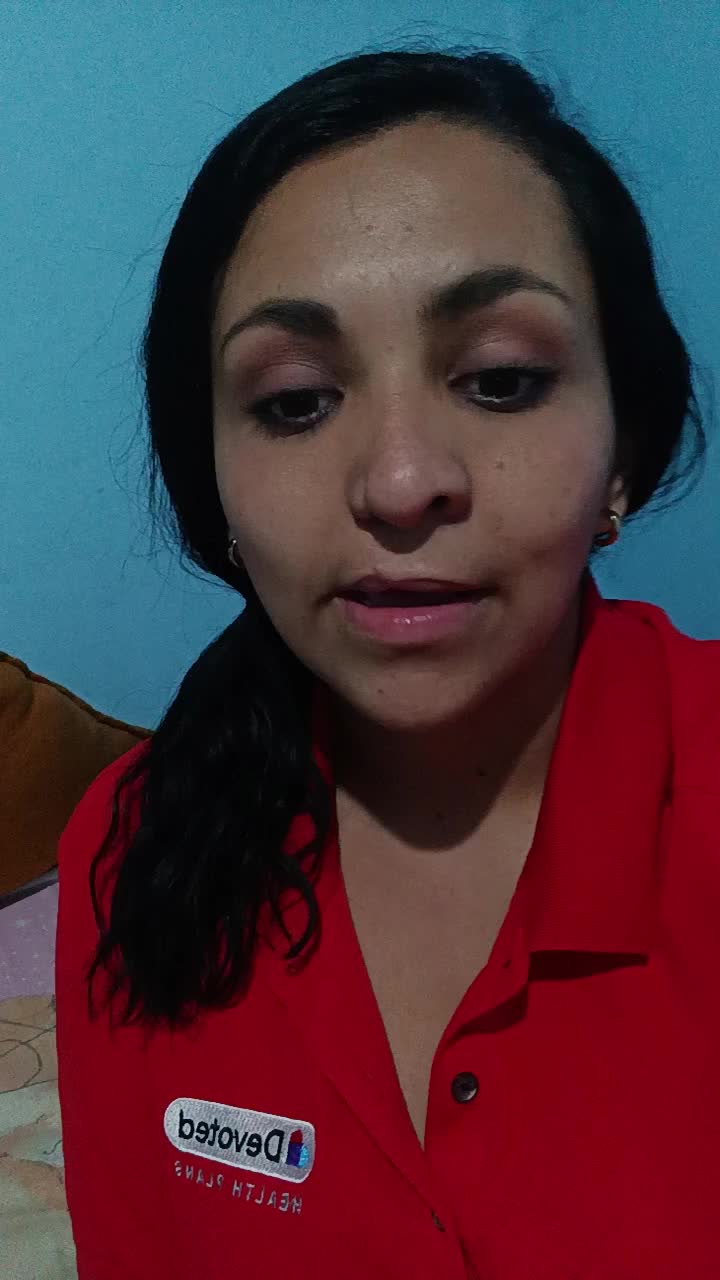 Asistente virtual asesora comercial 