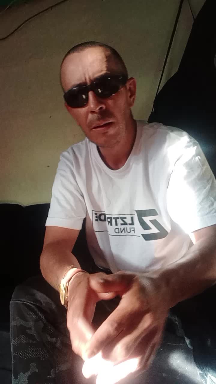 Asesor comercial, comunicador social y periodista 