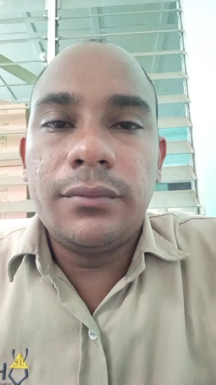 Ingeniero Industrial.
