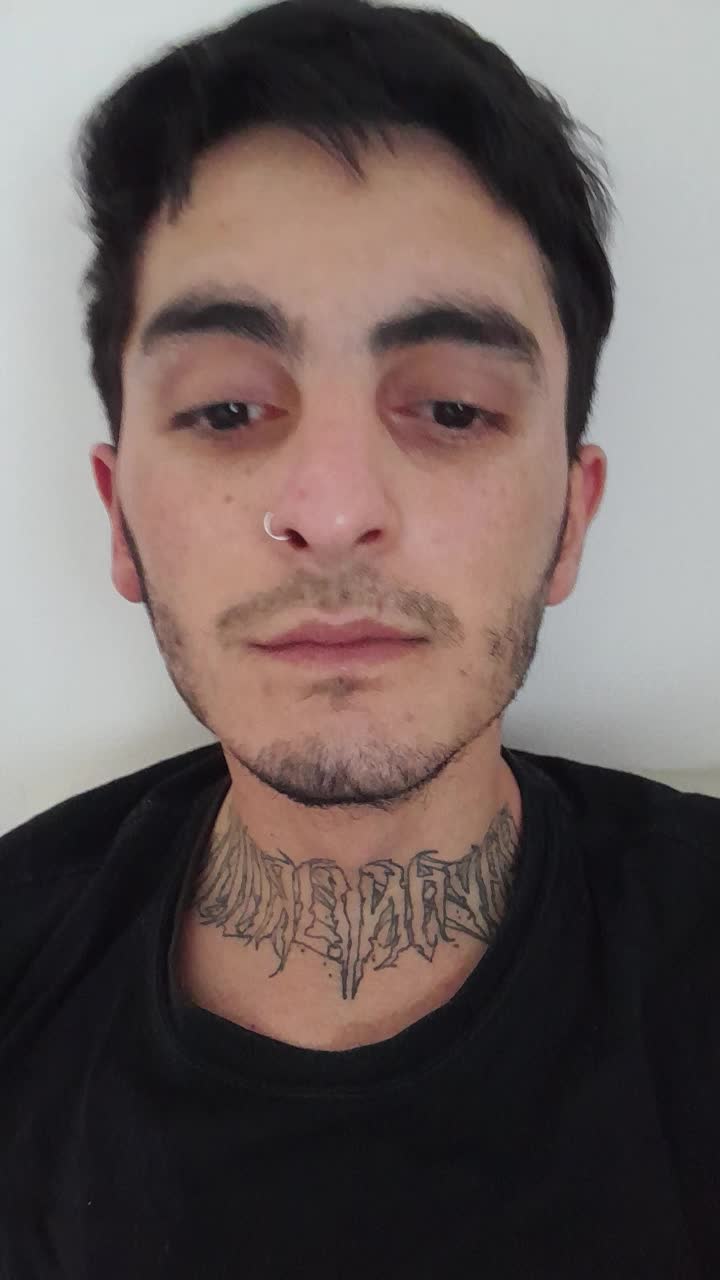 Adrian, moderador