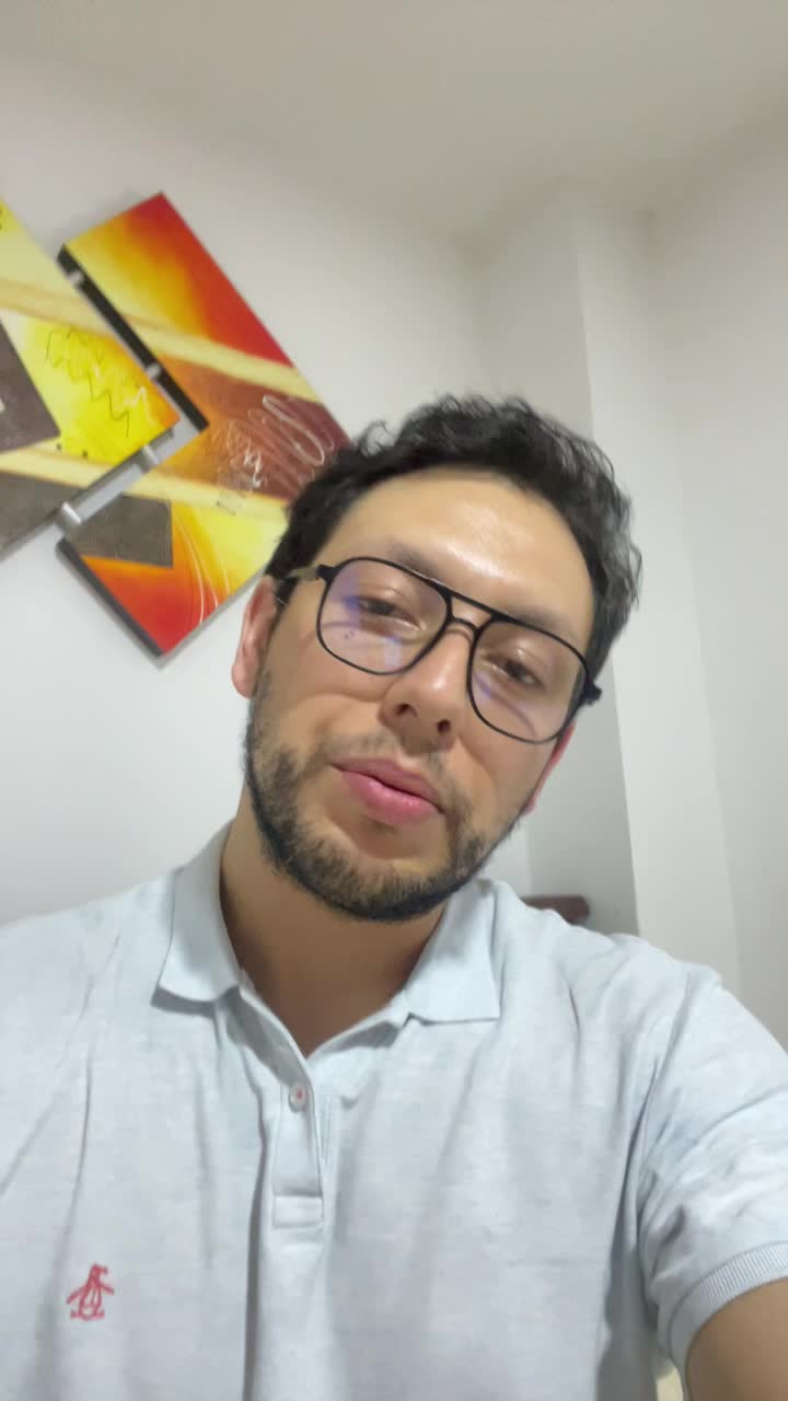 Diseñador crossmedia y ejecutivo comercial