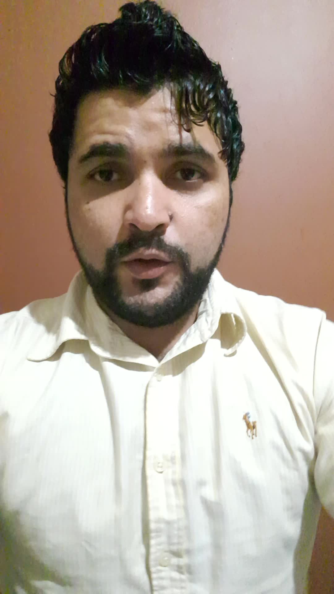 Abogado, orientado a servicio al cliente.