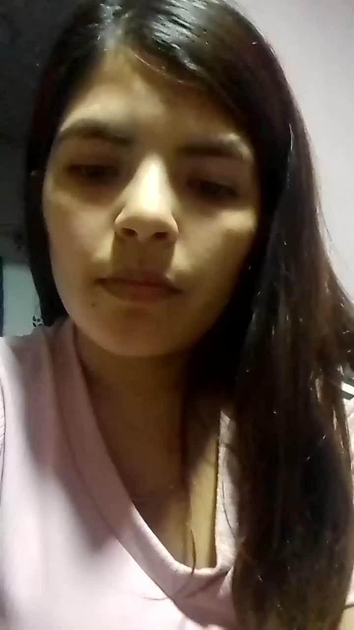 Adriana de 23 años y busco trabajo