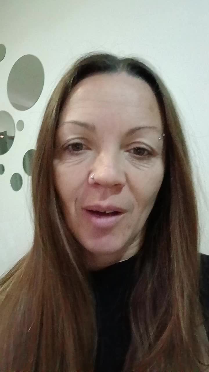Trabaje como vendedora ,encargada en imdumentaria