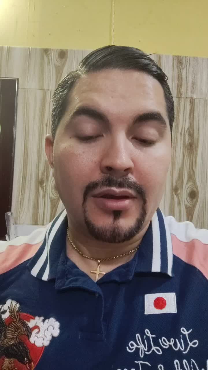 Claro, aquí tienes un solo título profesional:

Pr