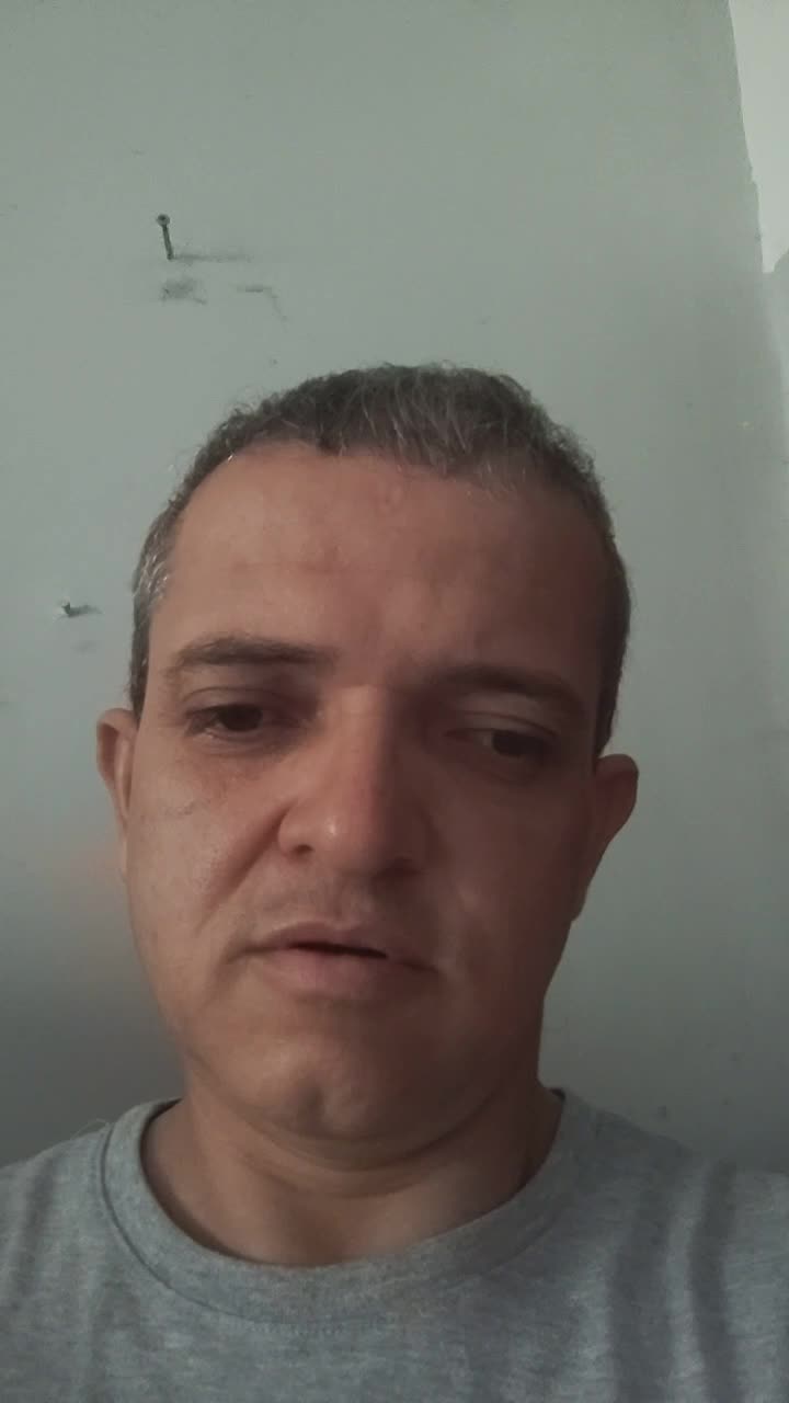 Biólogo, Magister en Biotecnología, doctor en Gené