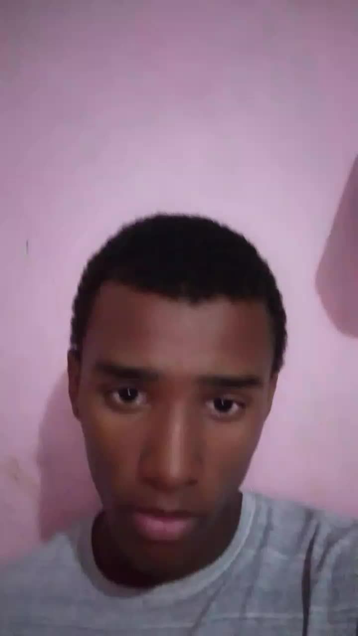 Asistente en un negocio de frutas