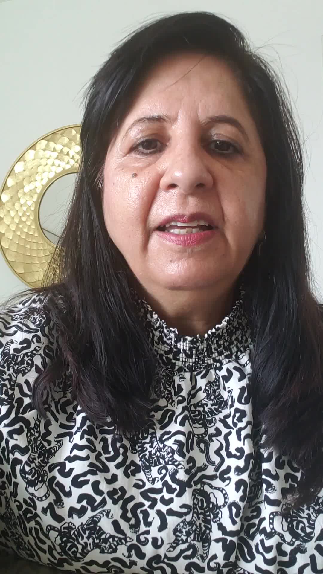 Interpreter from spanish to english