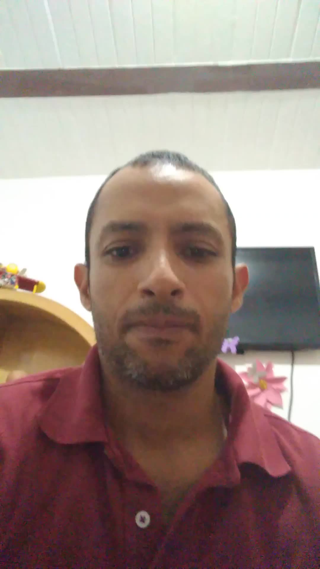 Edwin León - Legal Assistant 