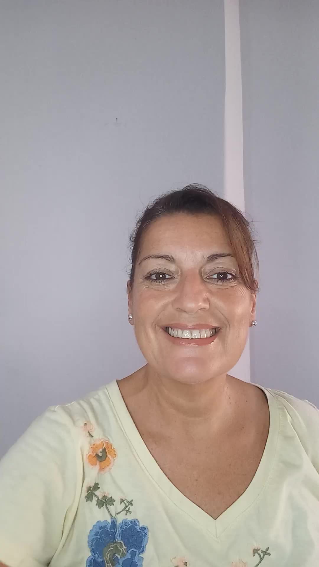 Soy Mecánica dental. Y artista. Manejo voz y cámara