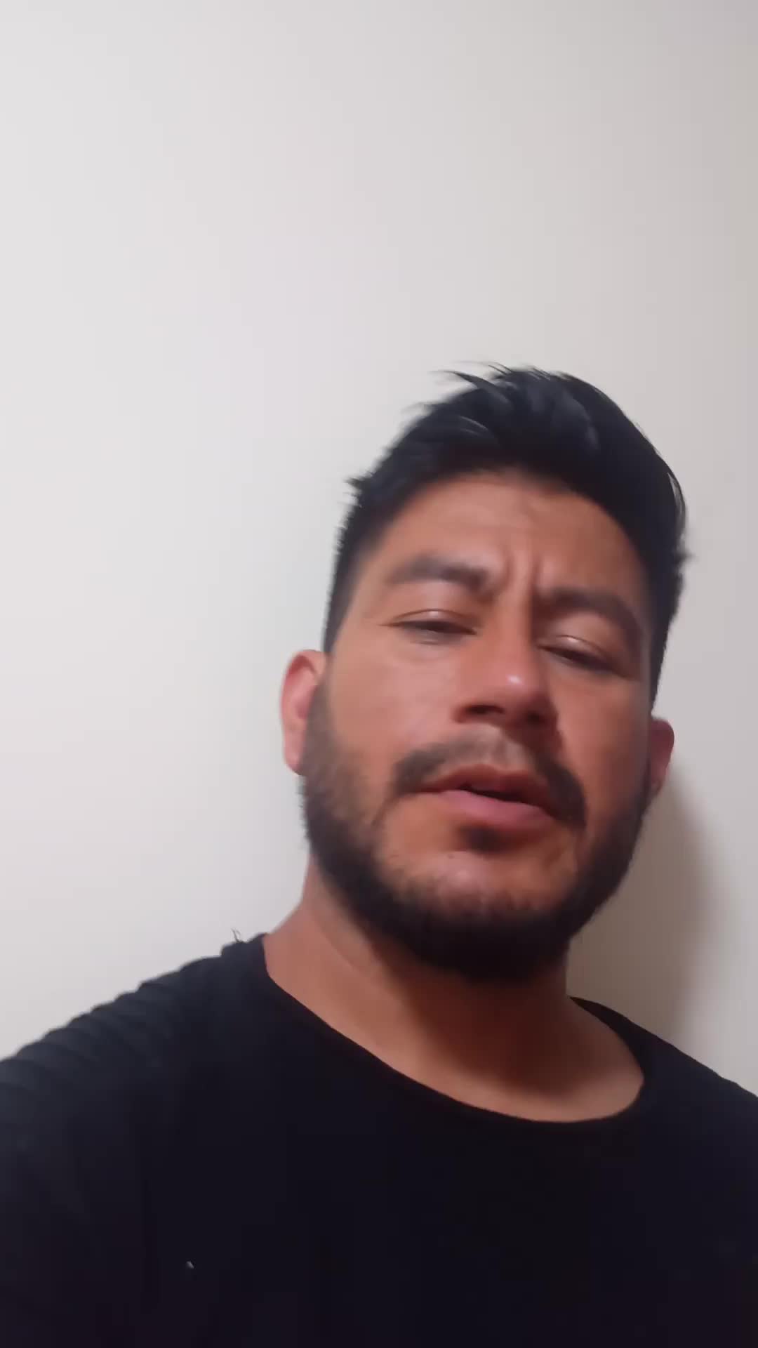 Hi im Isaac im a bilingual graphic designer and marketer 