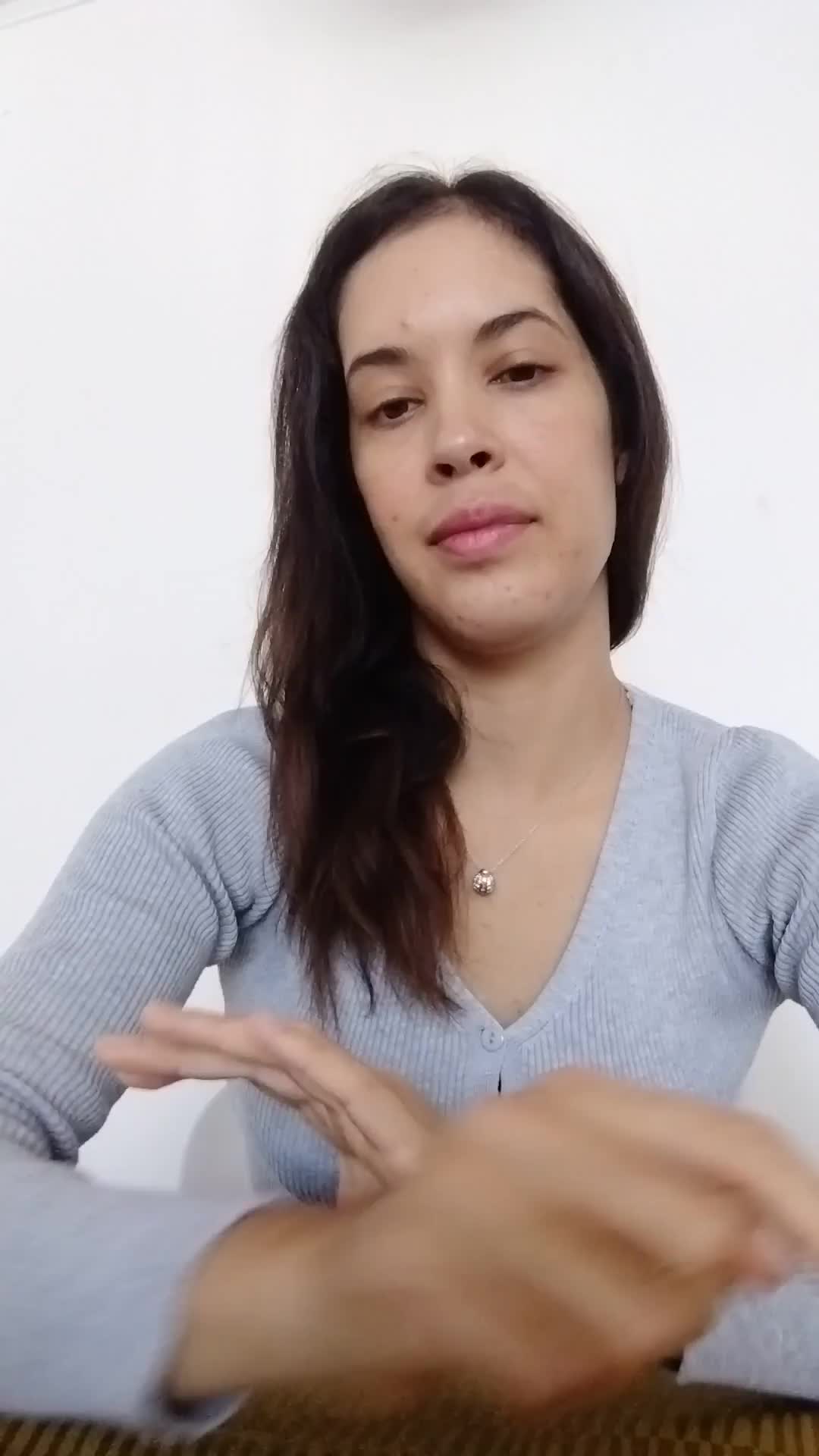 Bilingual virtual assistant 