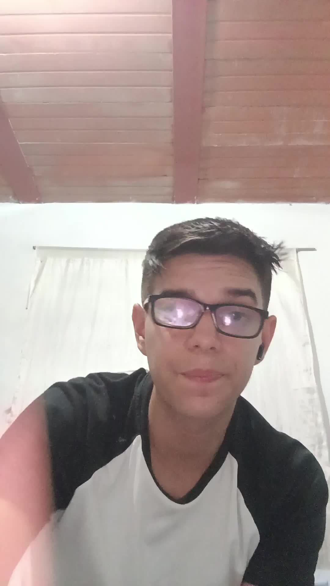 Vendedor y estudiante 