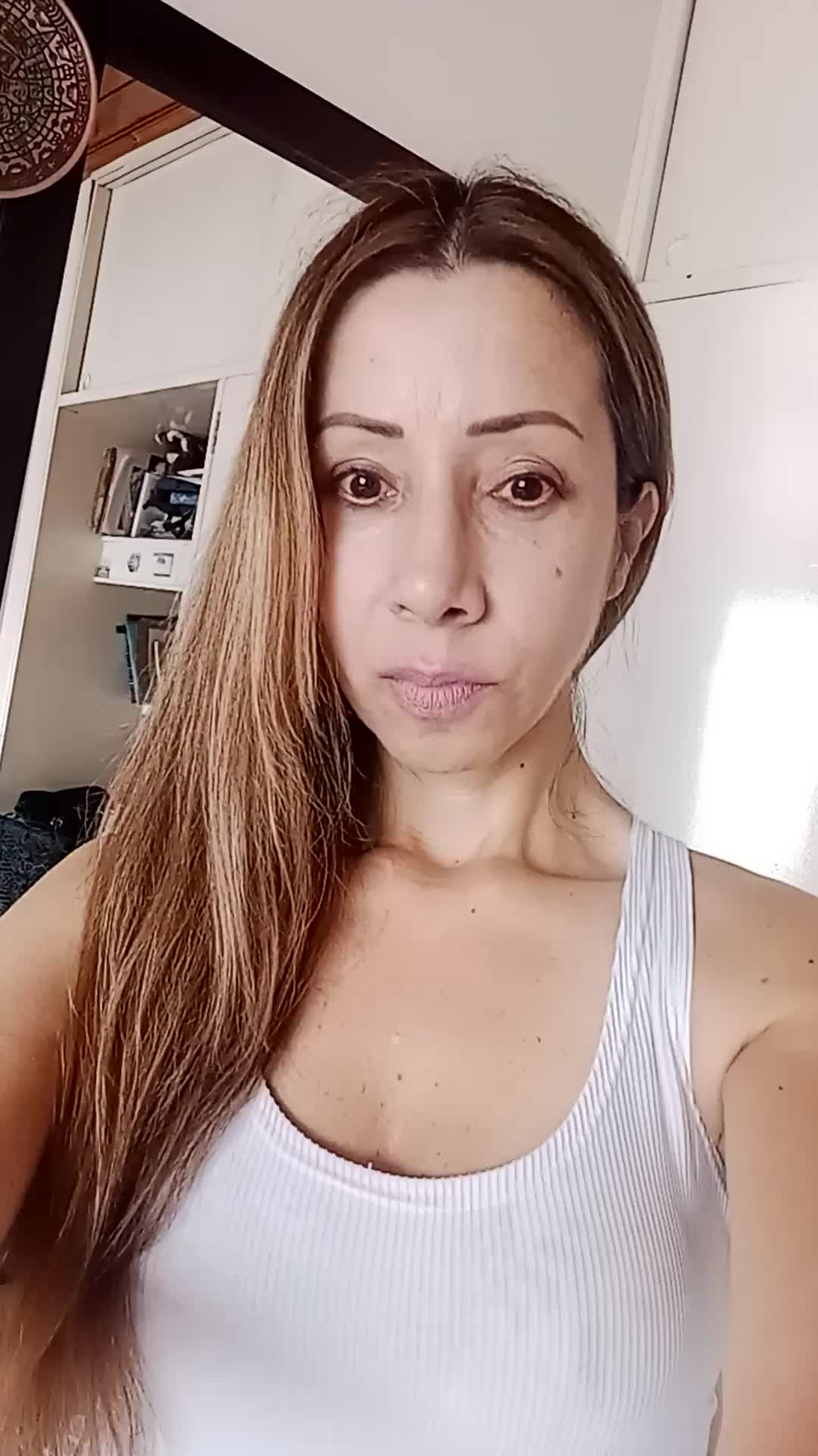 My name is Jenny Diaz im looking for sales position or marketing or costurmer services work for home.