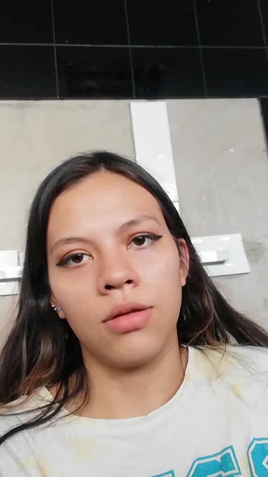 Mesera, recepcionista, cajera 