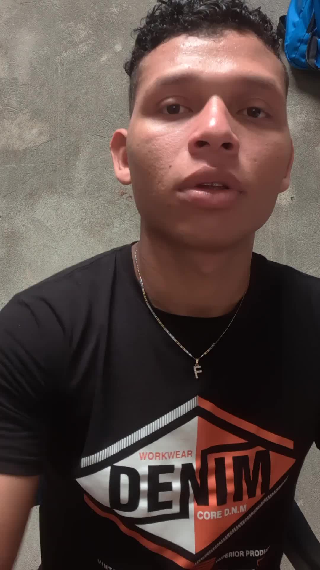 Hola soy Jhean Carlos 