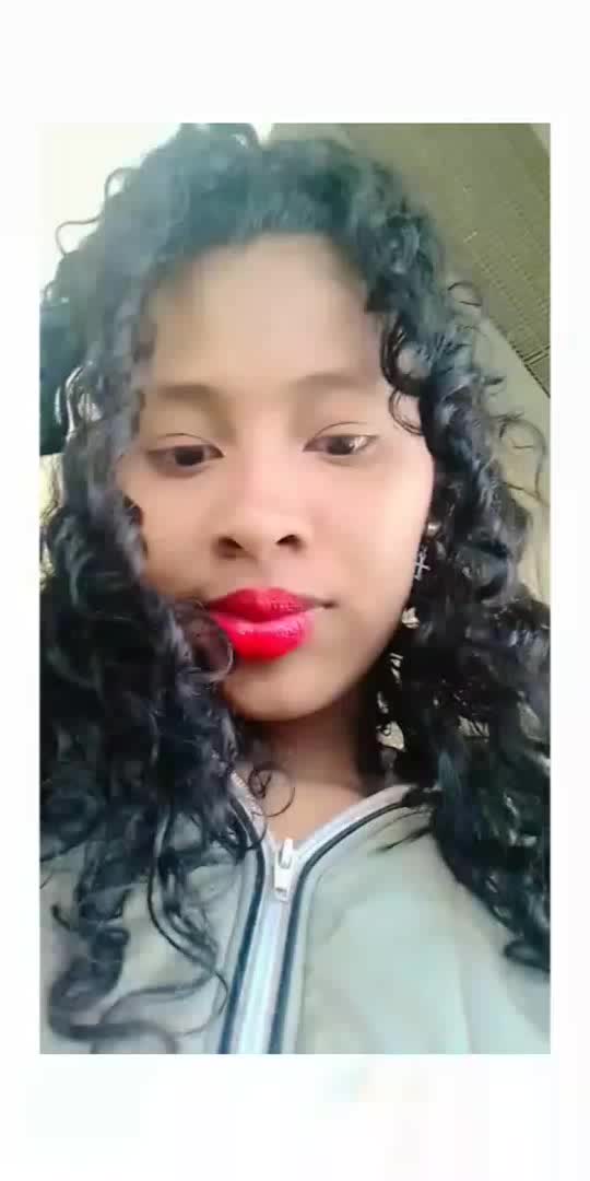 Hola soy una chica o Nesta 