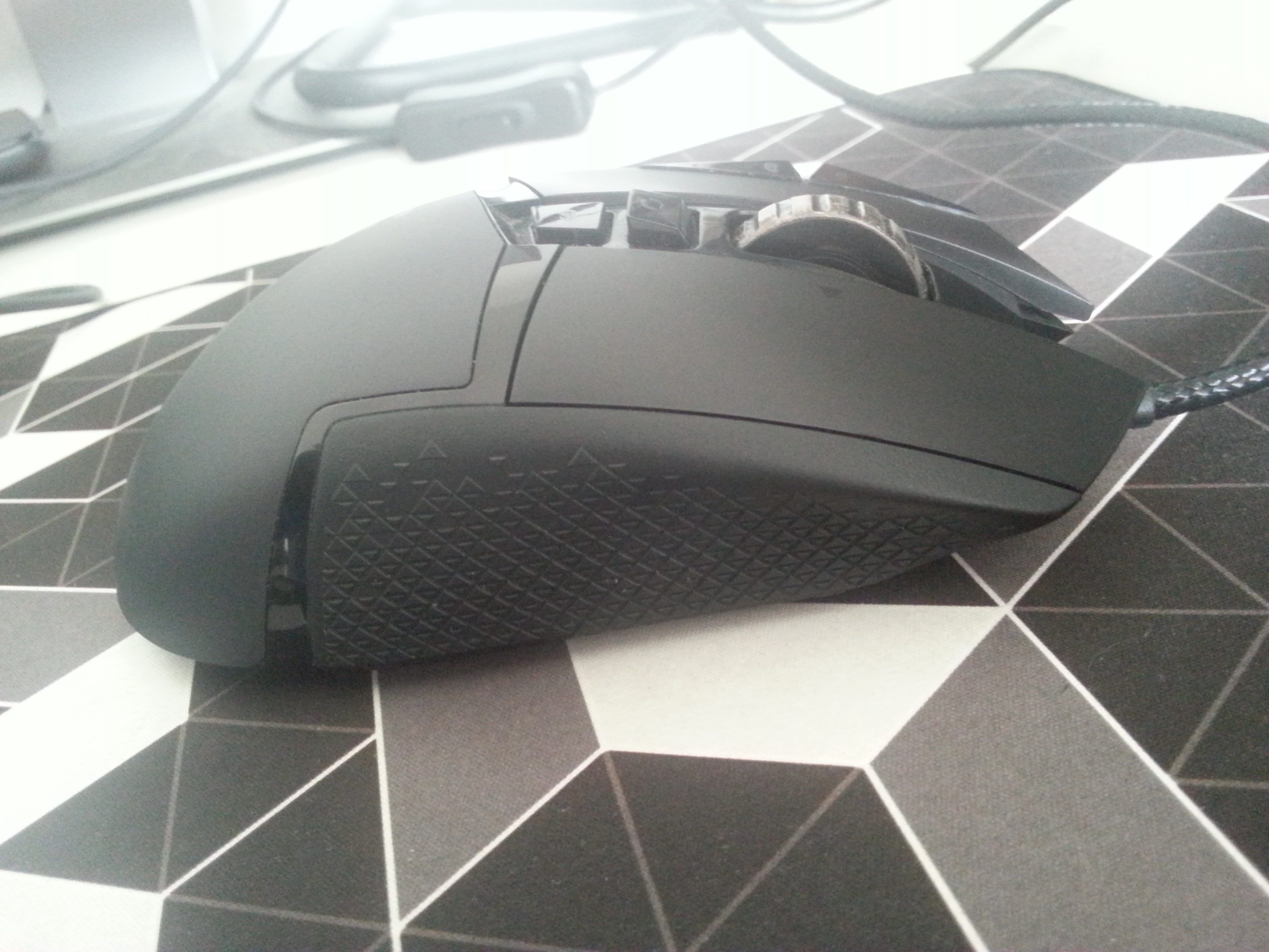 Logitech G502 Right Side