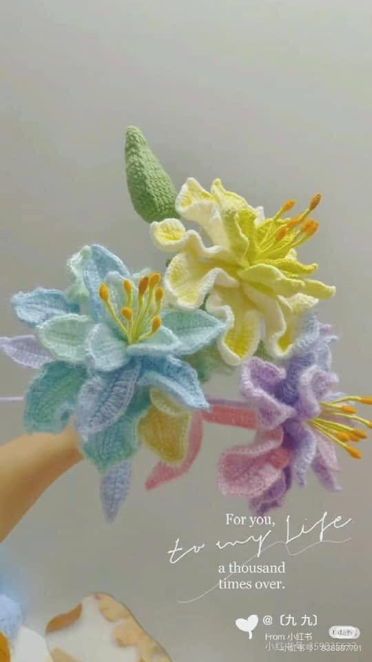 Bó hoa lys pastel nhiều màu