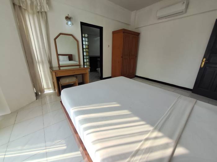 Studio bedroom