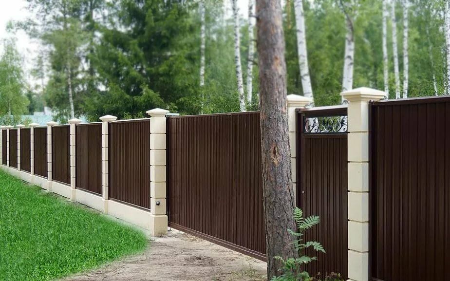 Дизайн забора из профлиста