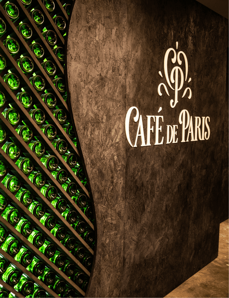 The universe - Café de Paris