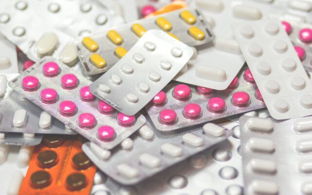 Rewolucja w receptach: apteki, farmaceuci i nowy model refundacji