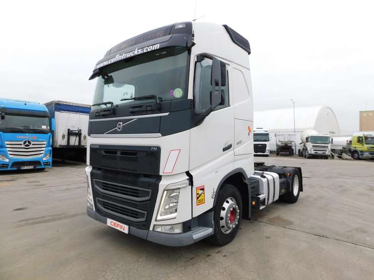 Tractor VOLVO (Cod 79799)