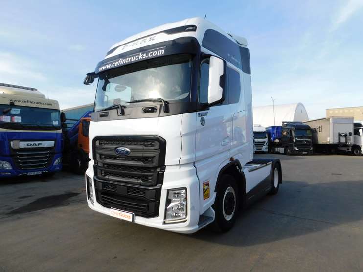 Tractor FORD (Cod 81058)