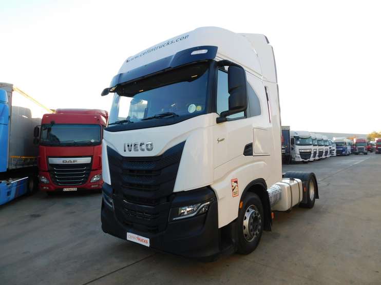 Tractor IVECO (Cod 84120)