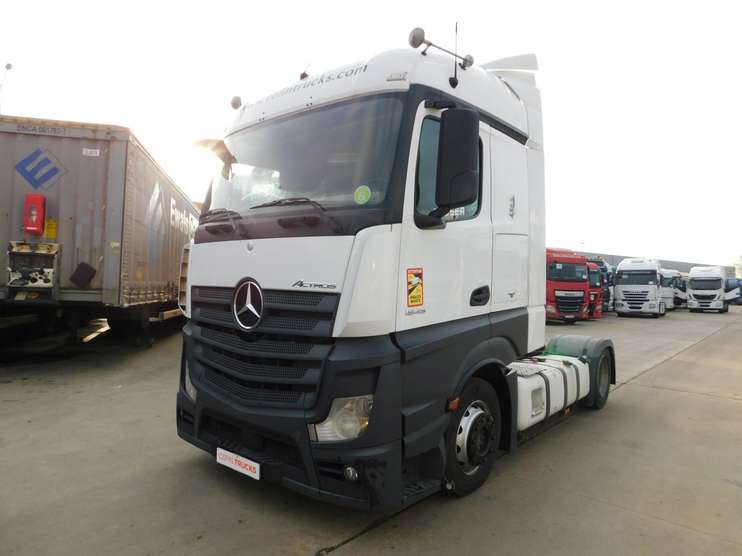 Tractor MERCEDES (Cod 84233)