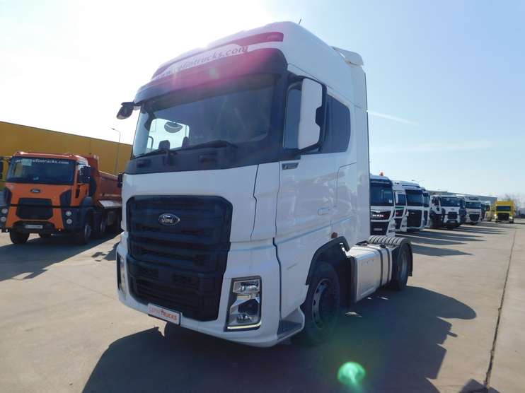 Tractor FORD (Cod 86578)