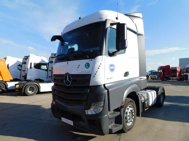 Tractor MERCEDES (Cod 86684)